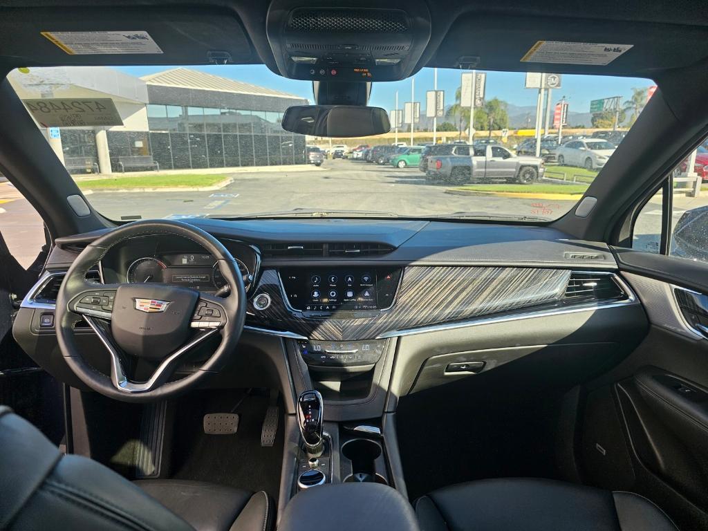 used 2025 Cadillac XT6 car, priced at $47,289