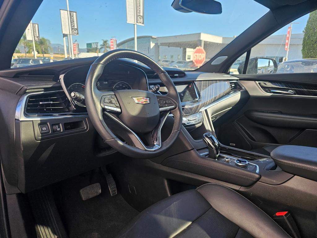 used 2025 Cadillac XT6 car, priced at $47,289