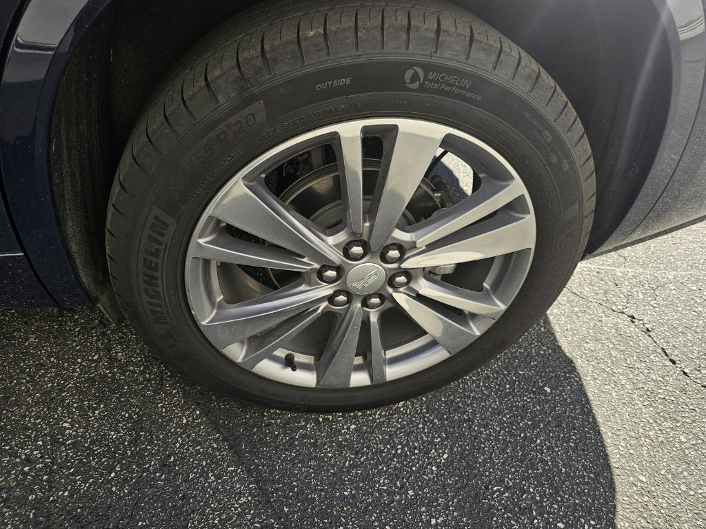 used 2025 Cadillac XT6 car, priced at $47,289