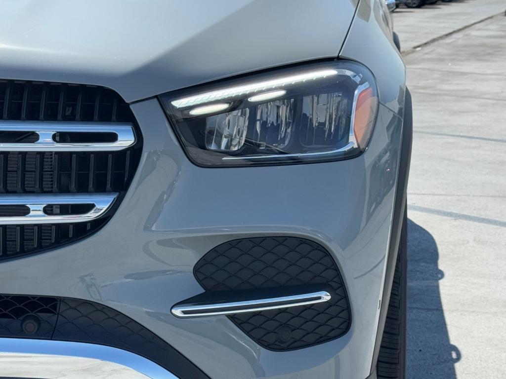 new 2026 Mercedes-Benz GLE 350 car, priced at $70,000