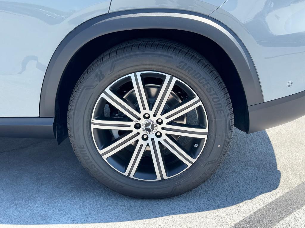 new 2026 Mercedes-Benz GLE 350 car, priced at $70,000
