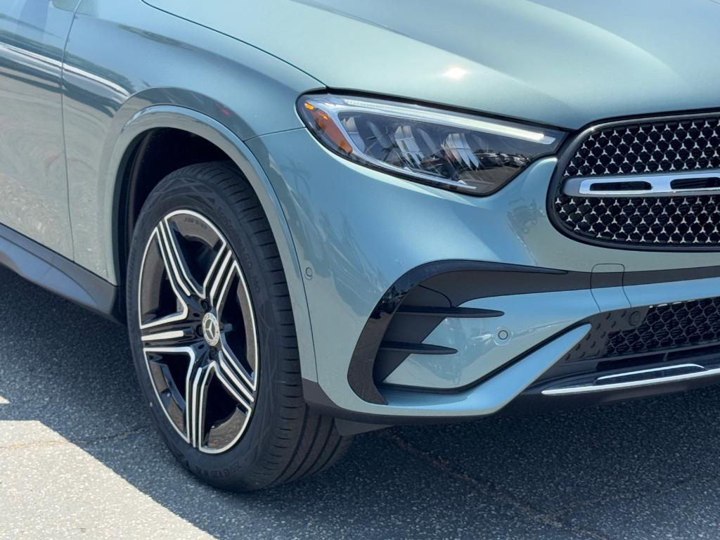 new 2025 Mercedes-Benz GLC 300 car, priced at $63,165
