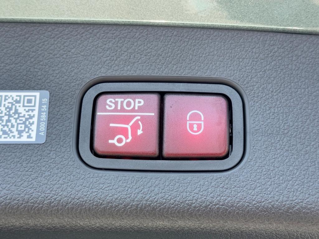 new 2025 Mercedes-Benz GLC 300 car, priced at $63,165