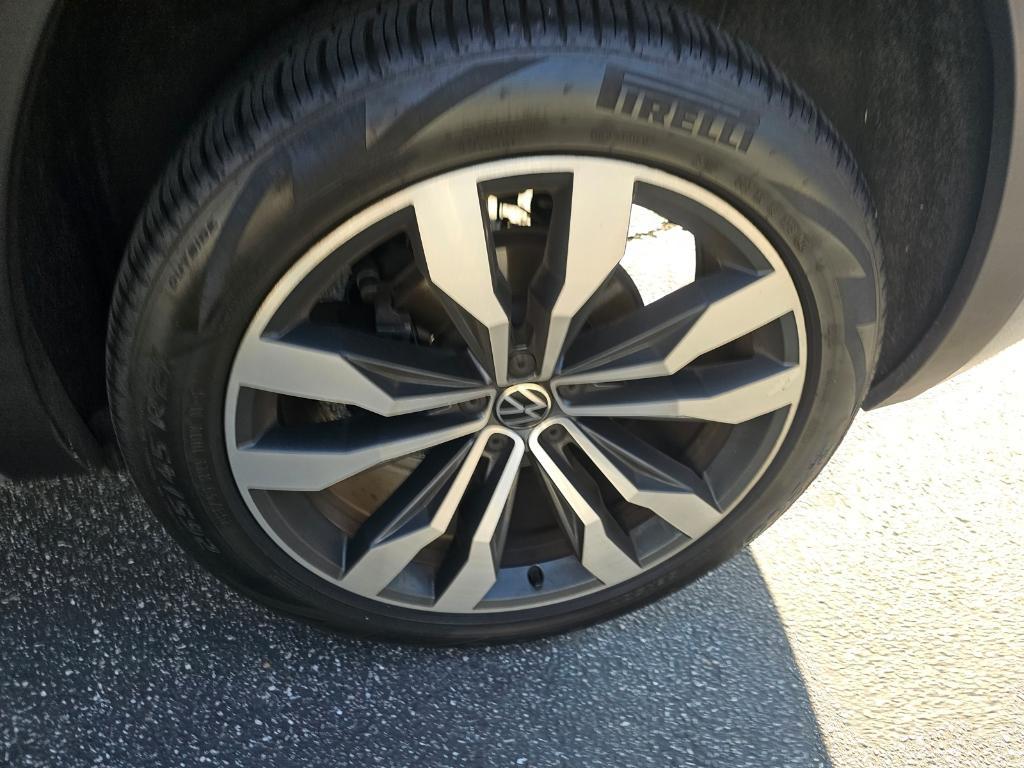 used 2020 Volkswagen Atlas Cross Sport car, priced at $24,999