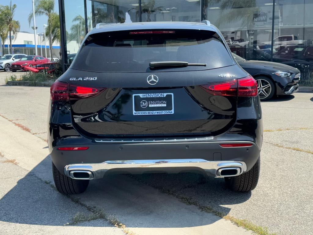new 2025 Mercedes-Benz GLA 250 car, priced at $47,295