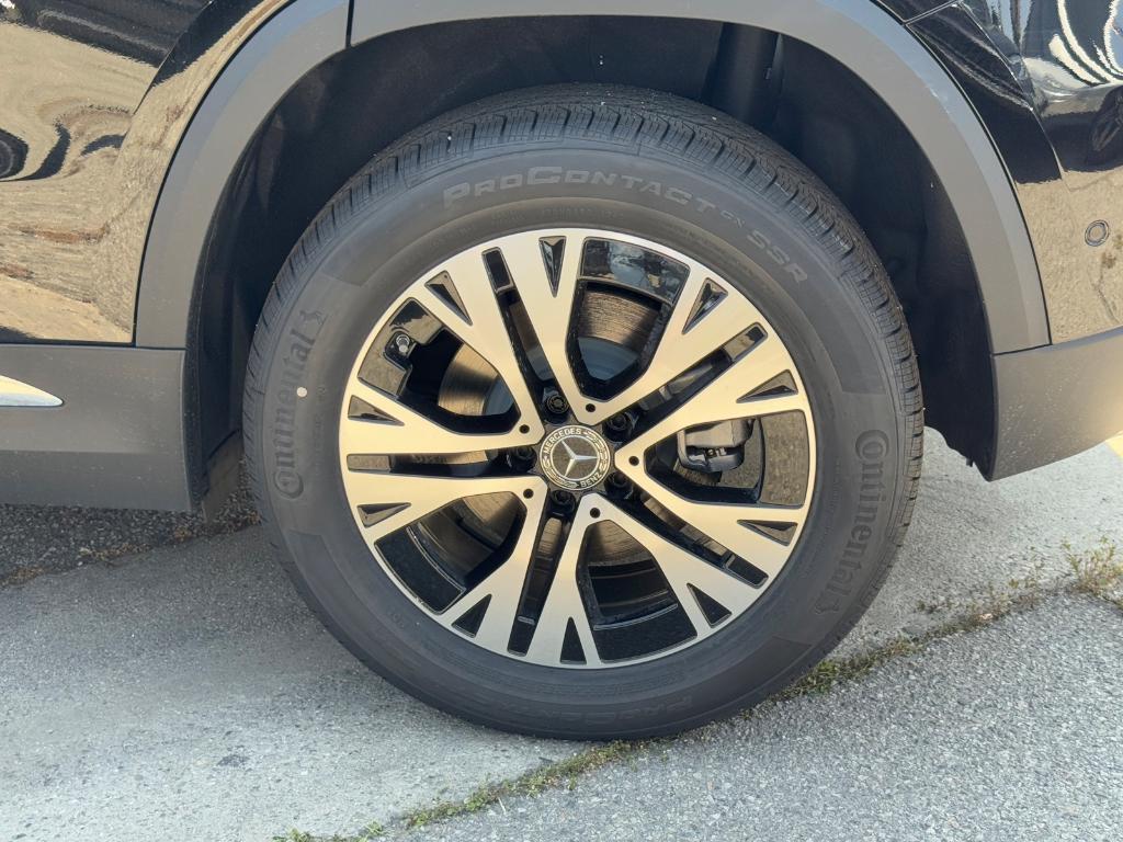 new 2025 Mercedes-Benz GLA 250 car, priced at $47,295