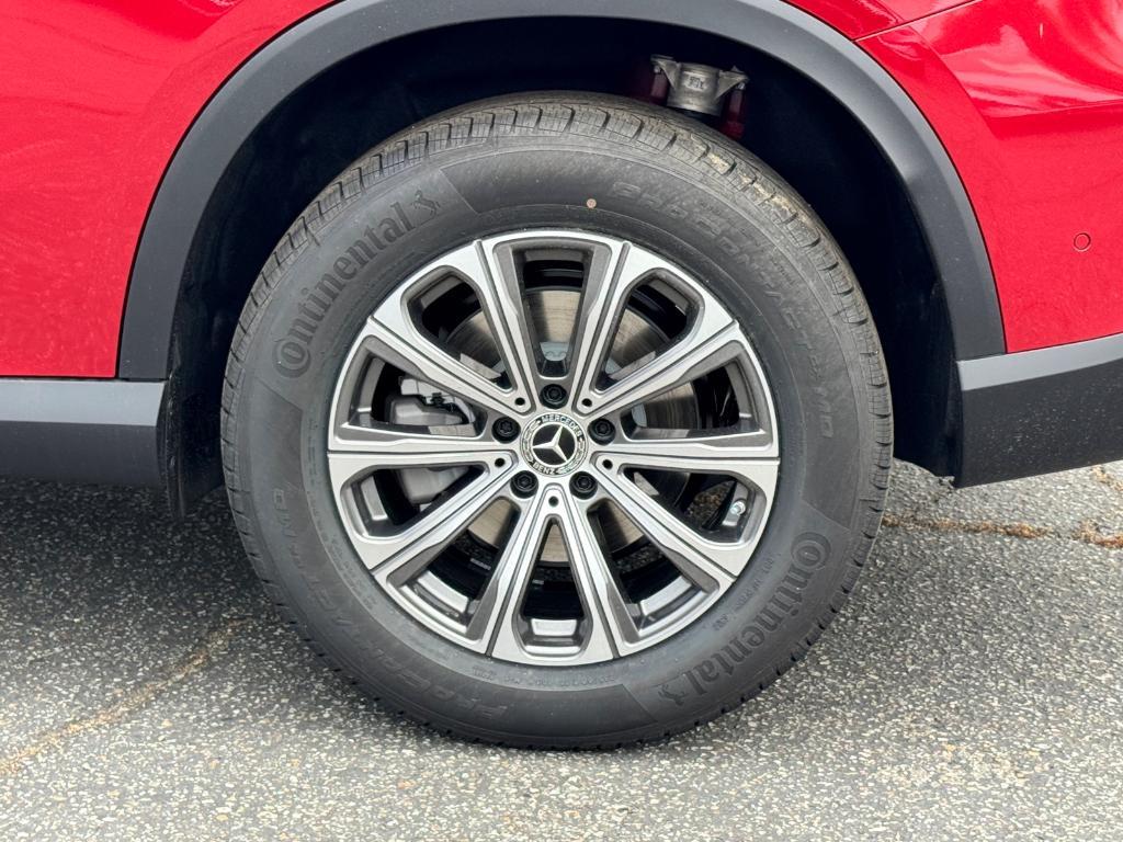 new 2025 Mercedes-Benz GLC 300 car, priced at $60,020