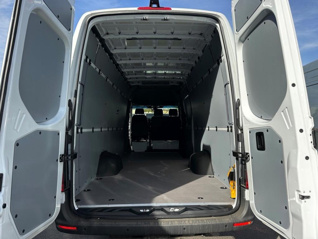 new 2025 Mercedes-Benz Sprinter 3500 car, priced at $76,912