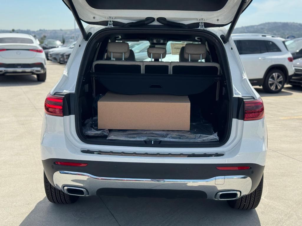 new 2026 Mercedes-Benz GLB 250 car, priced at $49,990