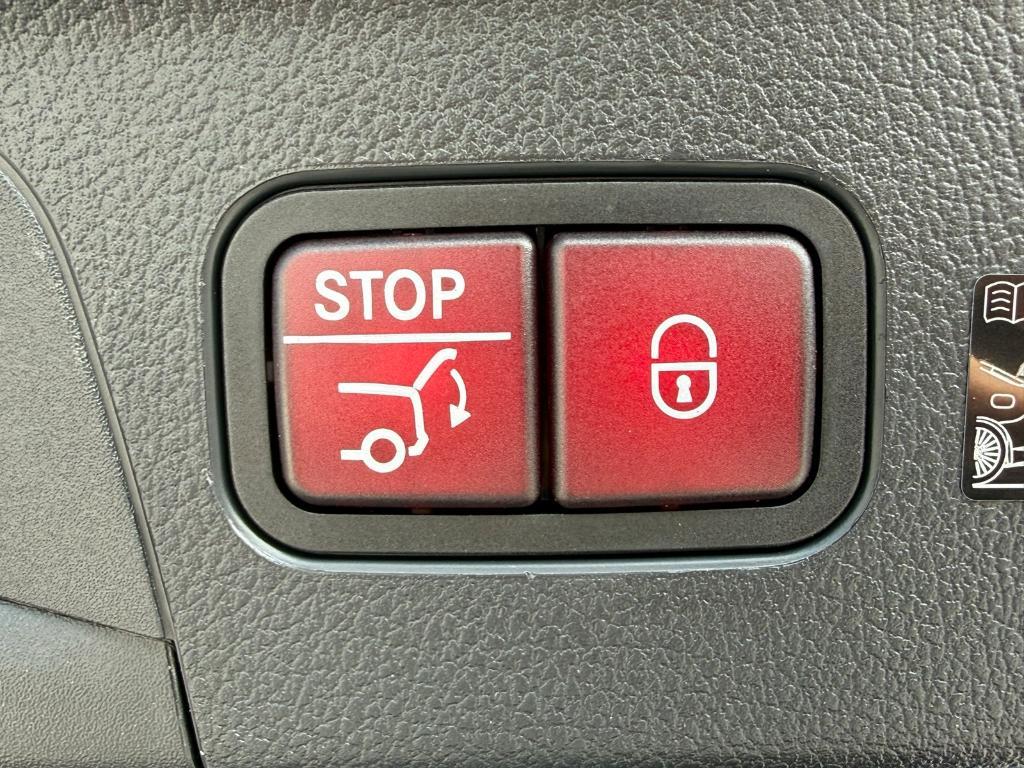 new 2026 Mercedes-Benz GLE 450 car, priced at $83,105