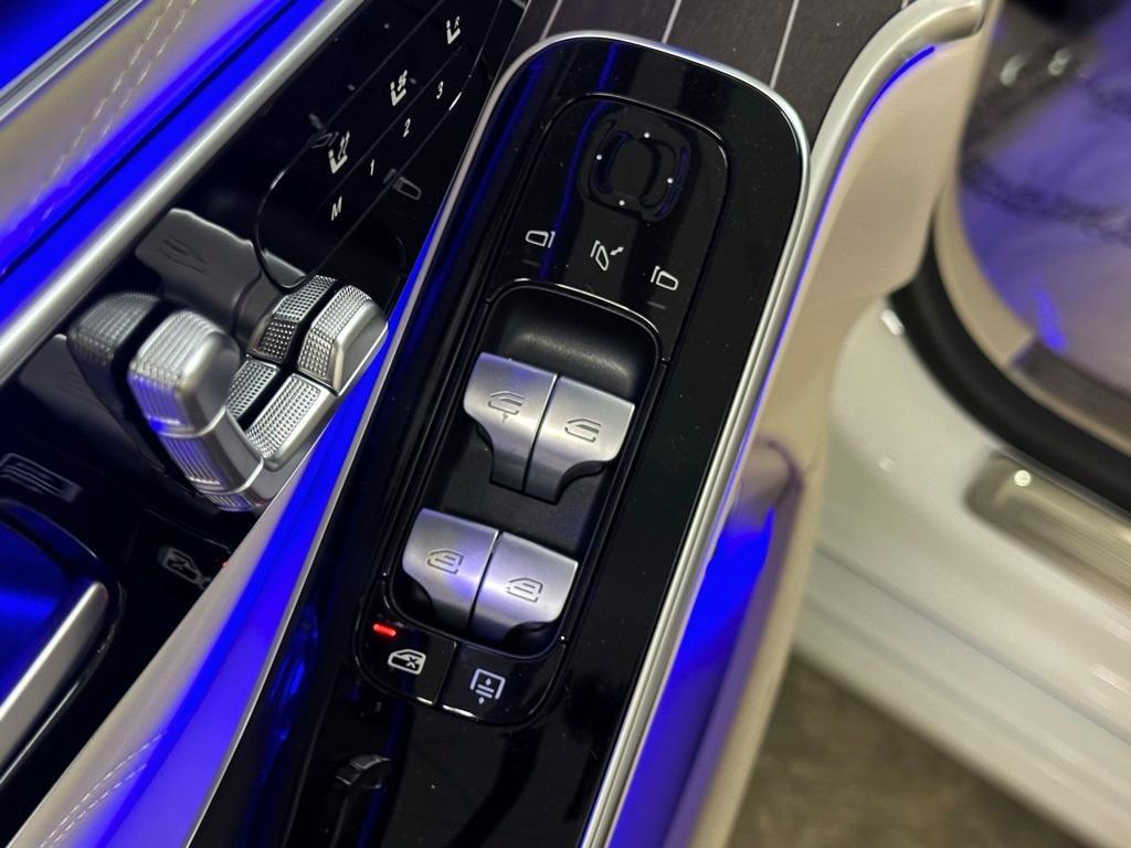 new 2024 Mercedes-Benz Maybach S 680 car, priced at $252,800