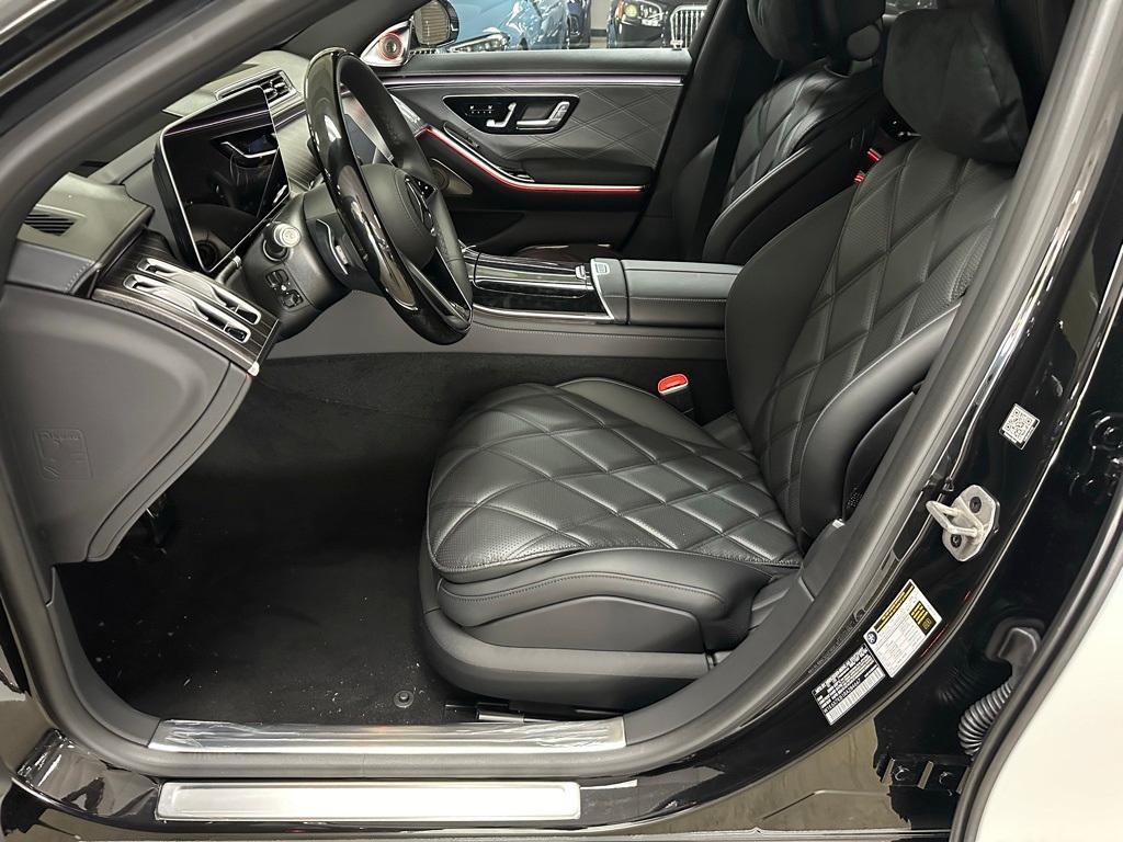 new 2024 Mercedes-Benz Maybach S 680 car, priced at $289,260