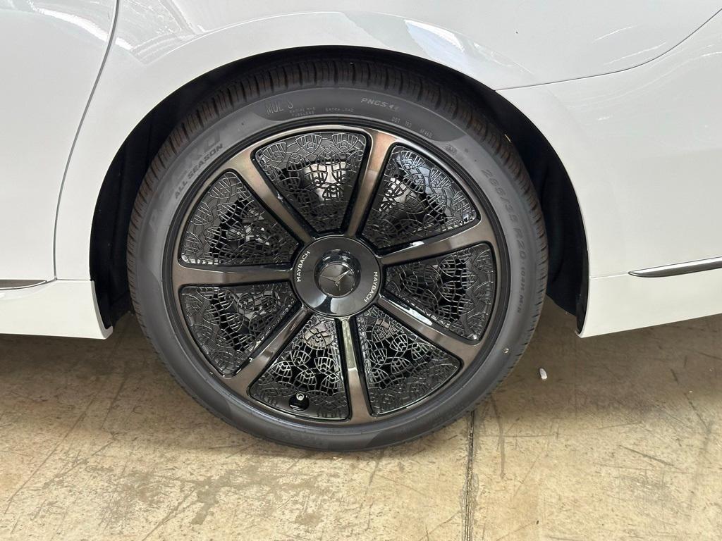 new 2024 Mercedes-Benz Maybach S 680 car, priced at $289,260