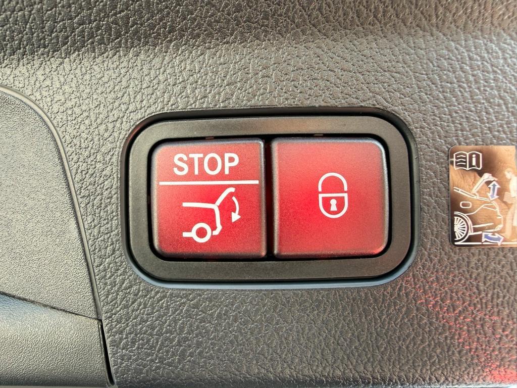 new 2026 Mercedes-Benz GLE 450 car, priced at $84,670