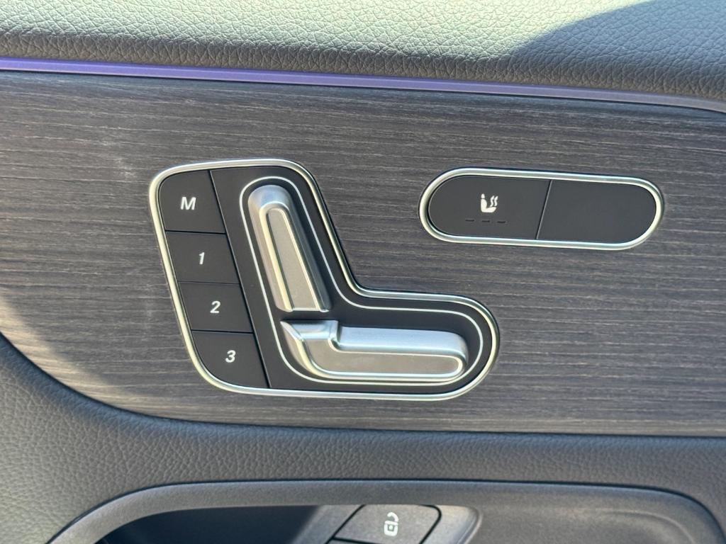 new 2026 Mercedes-Benz GLB 250 car, priced at $49,990