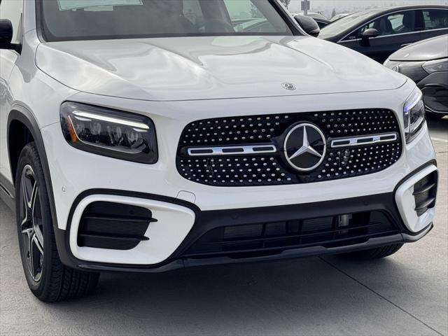 new 2024 Mercedes-Benz GLB 250 car, priced at $54,025