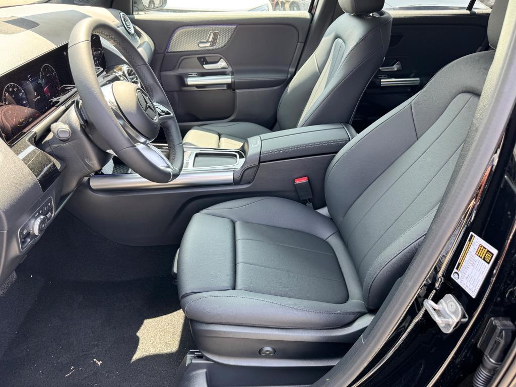 new 2025 Mercedes-Benz GLA 250 car, priced at $46,195