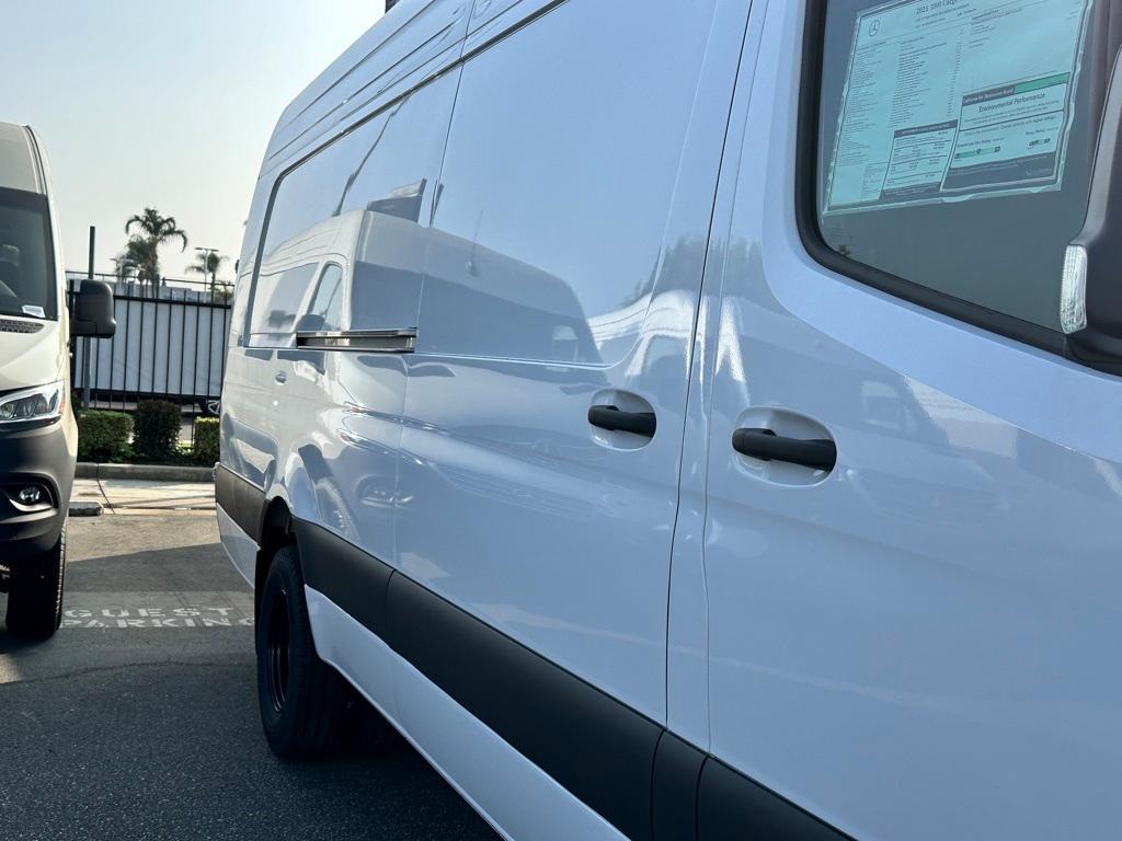 new 2025 Mercedes-Benz Sprinter 3500 car, priced at $76,977