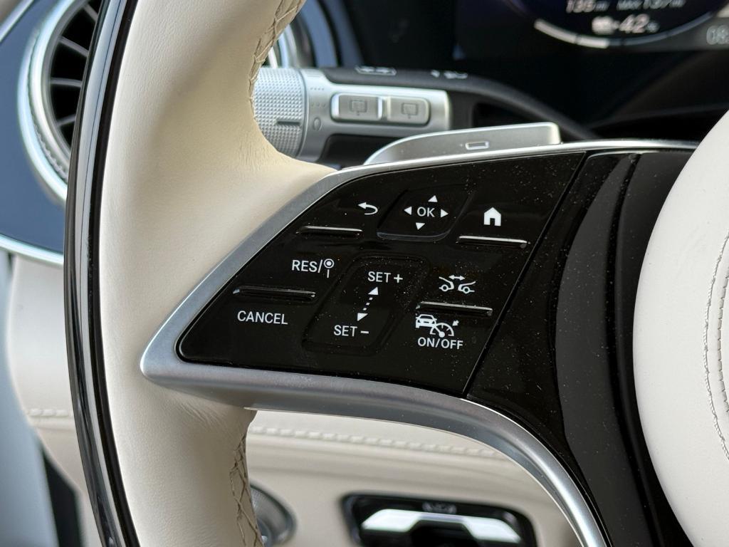 new 2025 Mercedes-Benz Maybach EQS 680 car, priced at $186,000