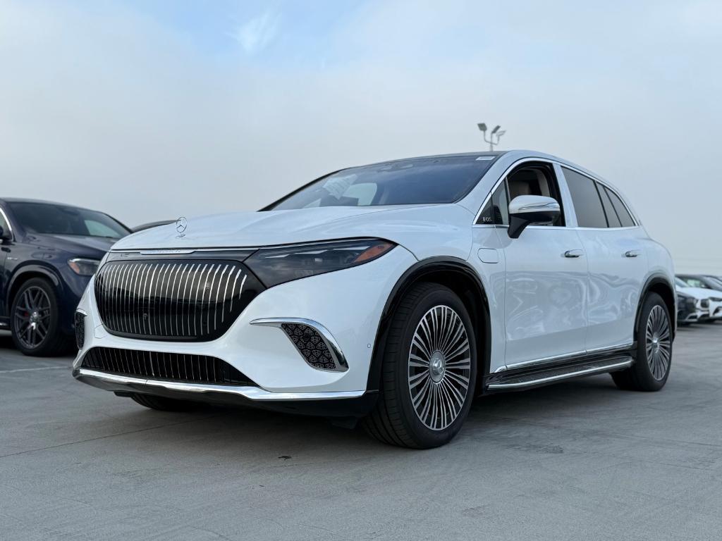 new 2025 Mercedes-Benz Maybach EQS 680 car, priced at $186,000
