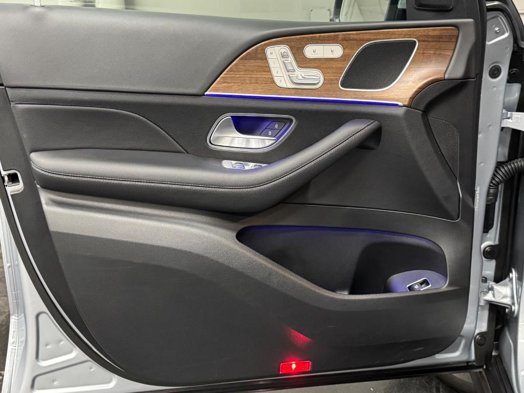 used 2025 Mercedes-Benz GLE 350 car, priced at $59,999