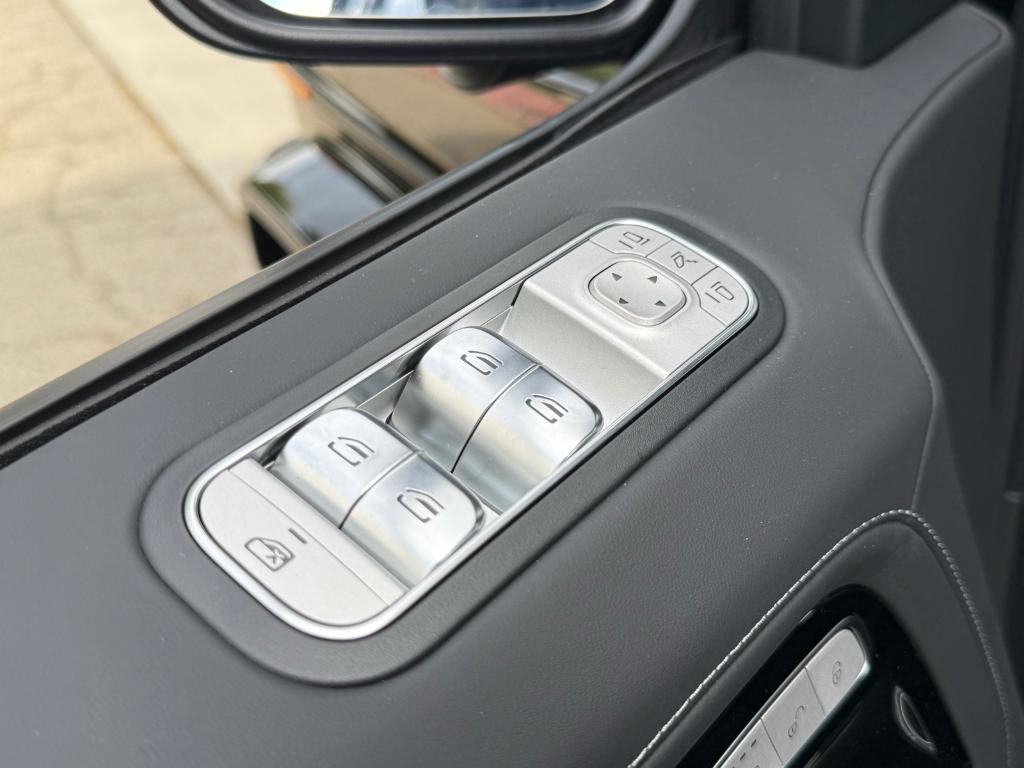 new 2025 Mercedes-Benz AMG G 63 car, priced at $212,165