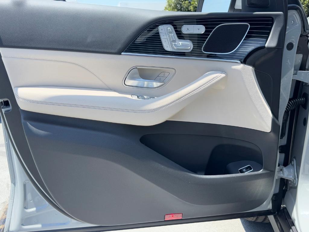 new 2025 Mercedes-Benz GLE 350 car, priced at $70,545