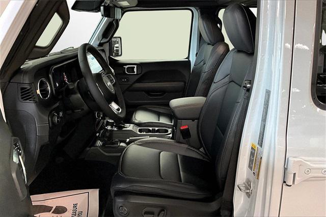 new 2025 Jeep Wrangler car, priced at $52,652