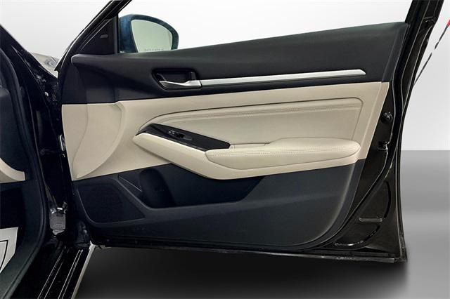 used 2023 Nissan Altima car, priced at $17,489