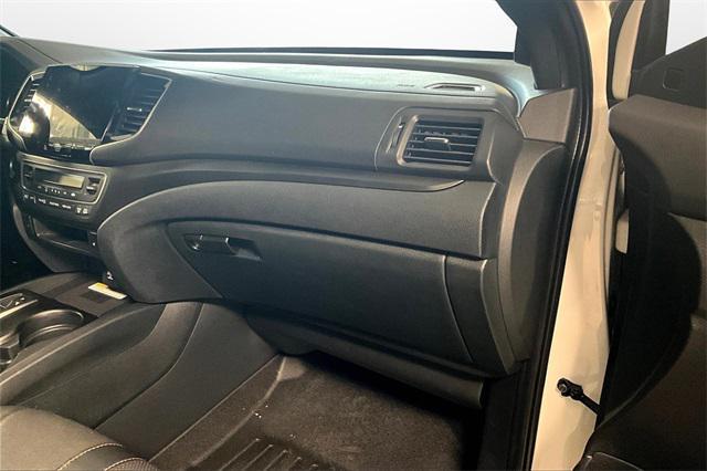 used 2022 Honda Pilot car, priced at $25,995