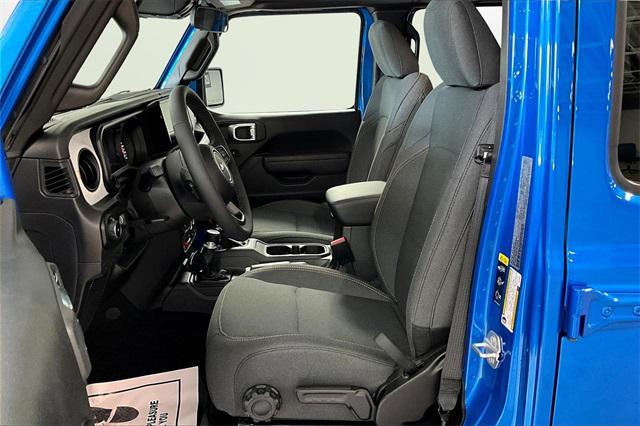 new 2025 Jeep Wrangler car, priced at $55,075