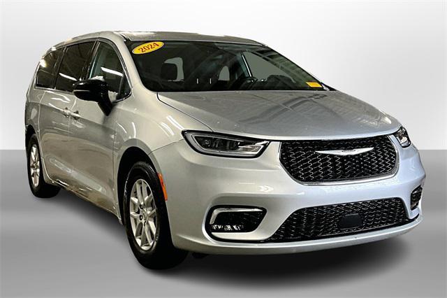 used 2024 Chrysler Pacifica car, priced at $34,900