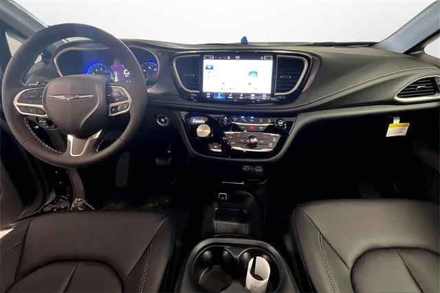 new 2025 Chrysler Pacifica car, priced at $45,725