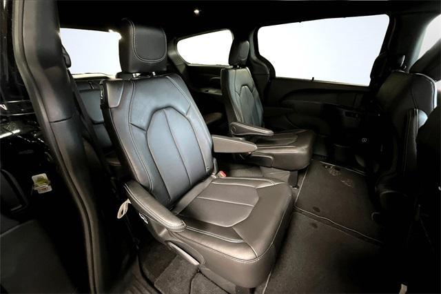 new 2025 Chrysler Pacifica car, priced at $45,725