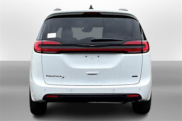 new 2024 Chrysler Pacifica car, priced at $52,726