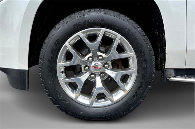 used 2016 GMC Yukon XL car, priced at $15,995