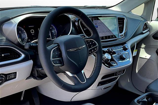 new 2024 Chrysler Pacifica car, priced at $54,060