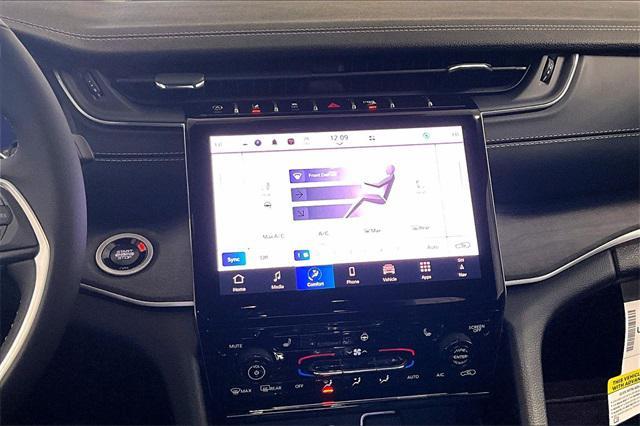 new 2025 Jeep Grand Cherokee car, priced at $44,505