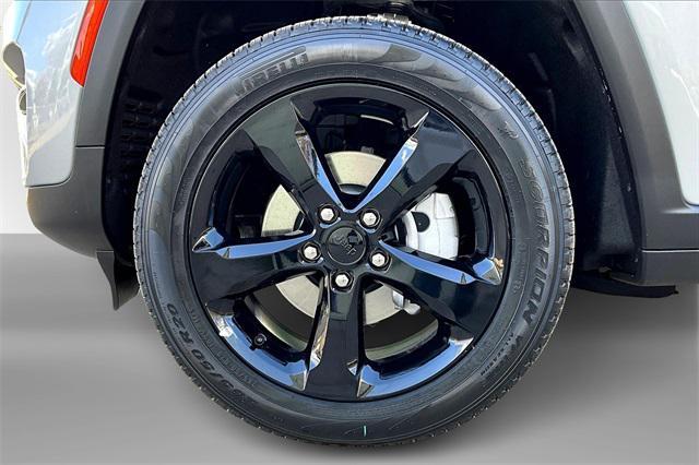 new 2025 Jeep Grand Cherokee car, priced at $41,536
