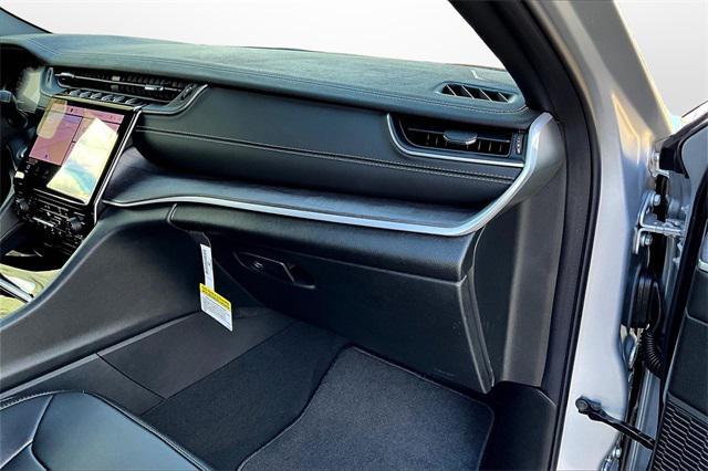 new 2025 Jeep Grand Cherokee car, priced at $41,536