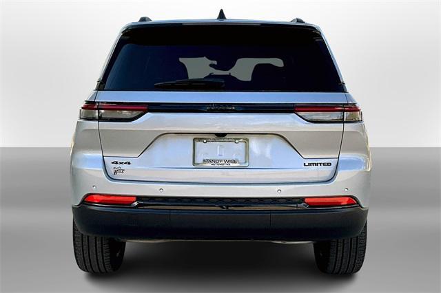 new 2025 Jeep Grand Cherokee car, priced at $41,536