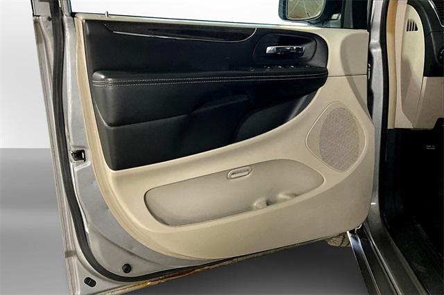 used 2014 Chrysler Town & Country car, priced at $8,489