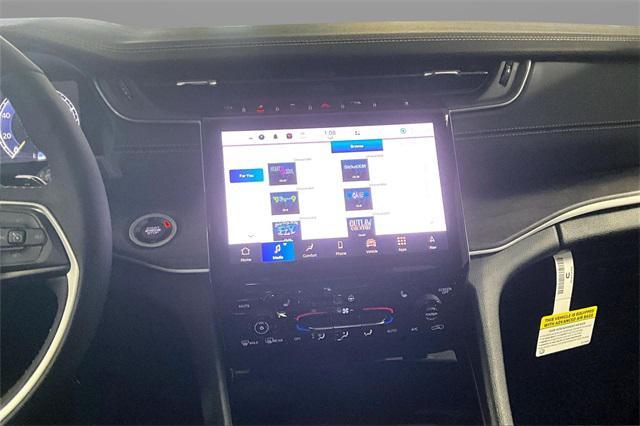 new 2025 Jeep Grand Cherokee car, priced at $44,505