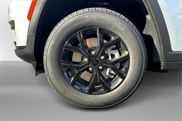new 2025 Jeep Grand Cherokee L car, priced at $45,057