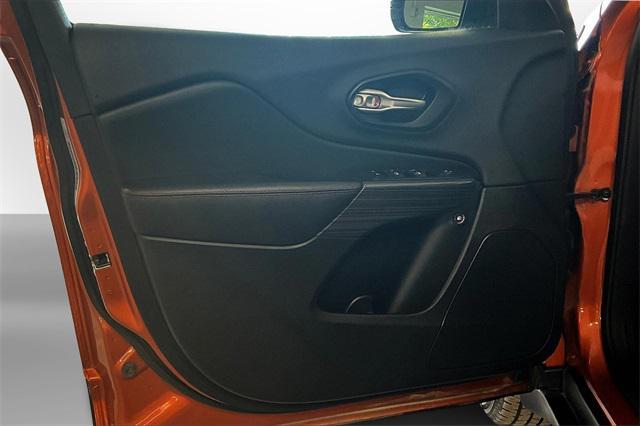 used 2015 Jeep Cherokee car, priced at $11,295