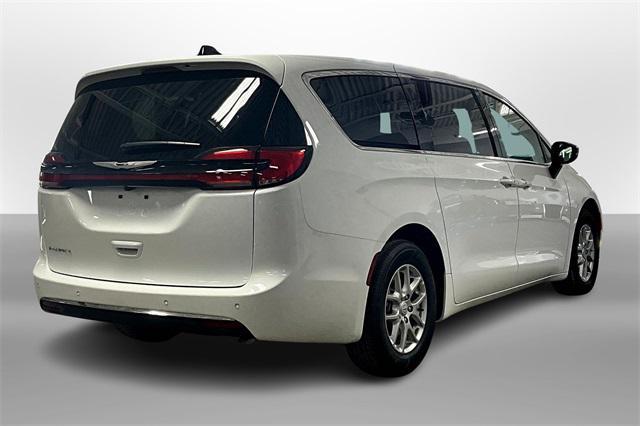 new 2026 Chrysler Pacifica car, priced at $39,321