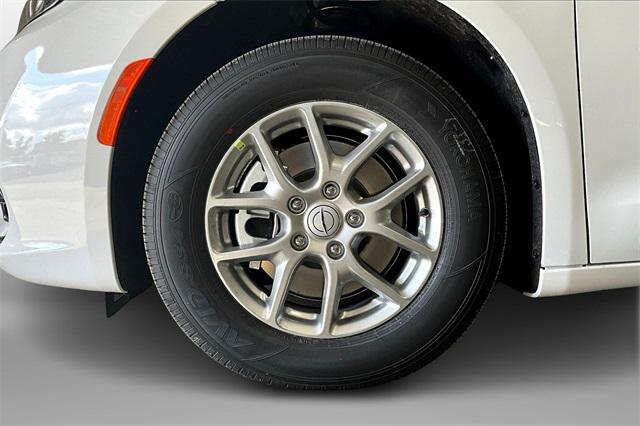 new 2026 Chrysler Pacifica car, priced at $39,321