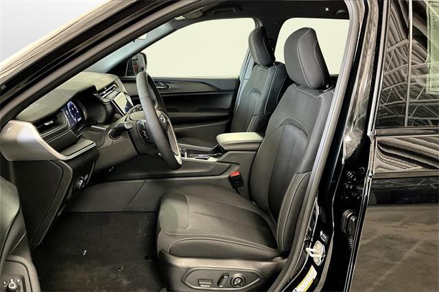 new 2025 Jeep Grand Cherokee car, priced at $43,420