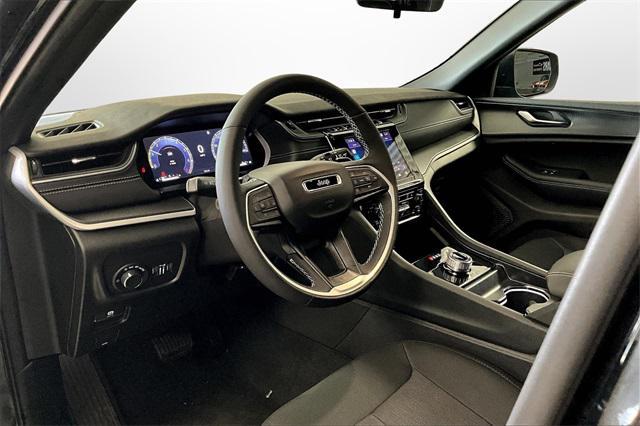 new 2025 Jeep Grand Cherokee car, priced at $43,420