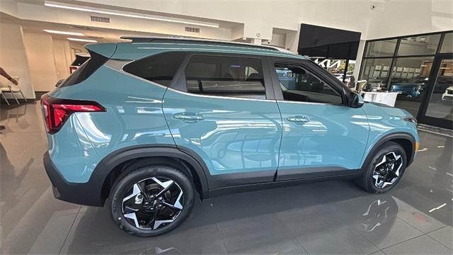 new 2025 Kia Seltos car, priced at $31,615